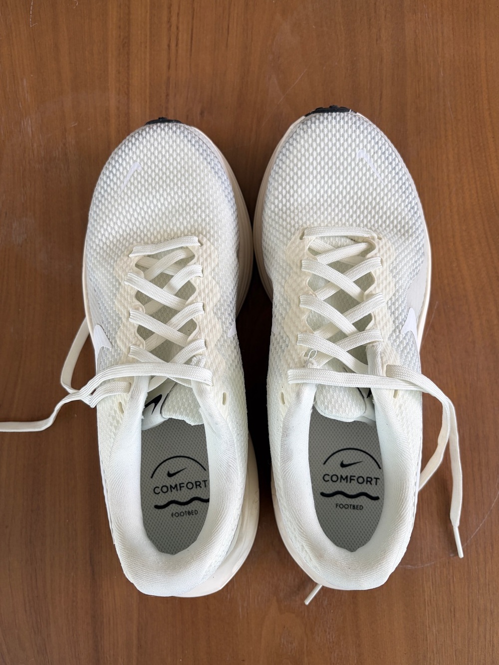 Nike White Minimalist Comfort Trainers/Running Shoes - like new
